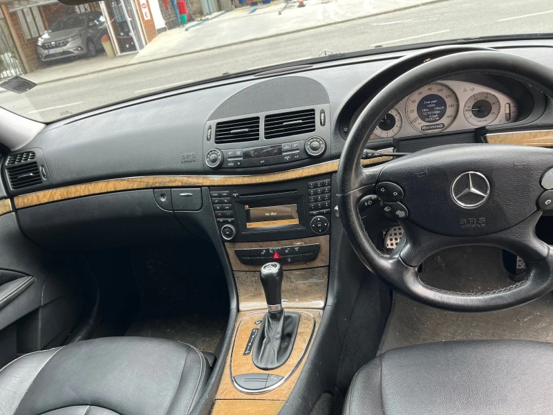 Mercedes-Benz E 320 224к.с v6, снимка 10 - Автомобили и джипове - 41506210