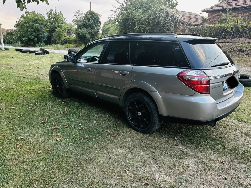 Subaru Outback Трети собственик. Реални километри! Японско шаси! , снимка 3 - Автомобили и джипове - 49471684