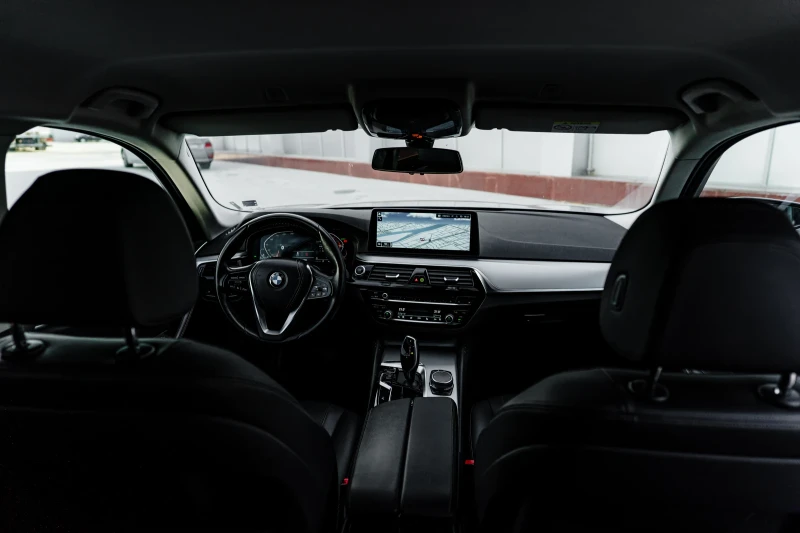 BMW 530 D TOURING , снимка 9 - Автомобили и джипове - 52282606