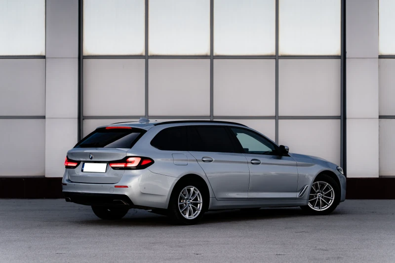 BMW 530 D TOURING , снимка 4 - Автомобили и джипове - 52282606