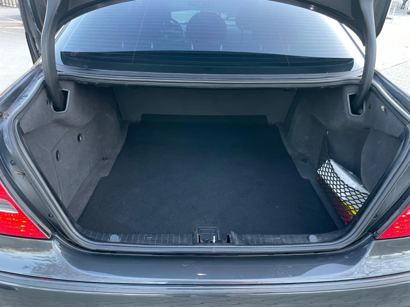 Mercedes-Benz E 55 AMG, снимка 17 - Автомобили и джипове - 50379699