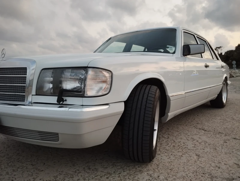 Mercedes-Benz 560 SEL, снимка 9 - Автомобили и джипове - 51529458