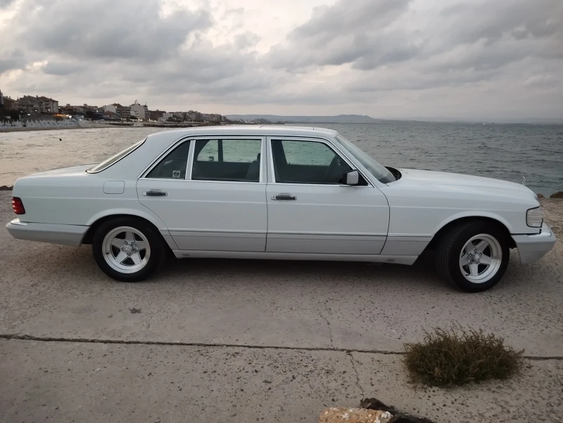 Mercedes-Benz 560 SEL, снимка 5 - Автомобили и джипове - 51529458