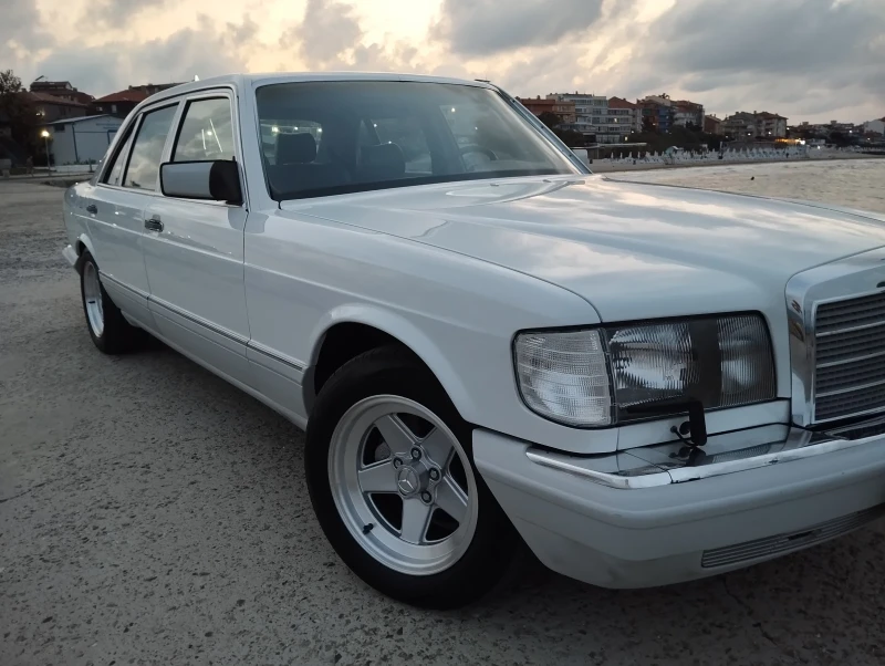 Mercedes-Benz 560 SEL, снимка 8 - Автомобили и джипове - 51529458
