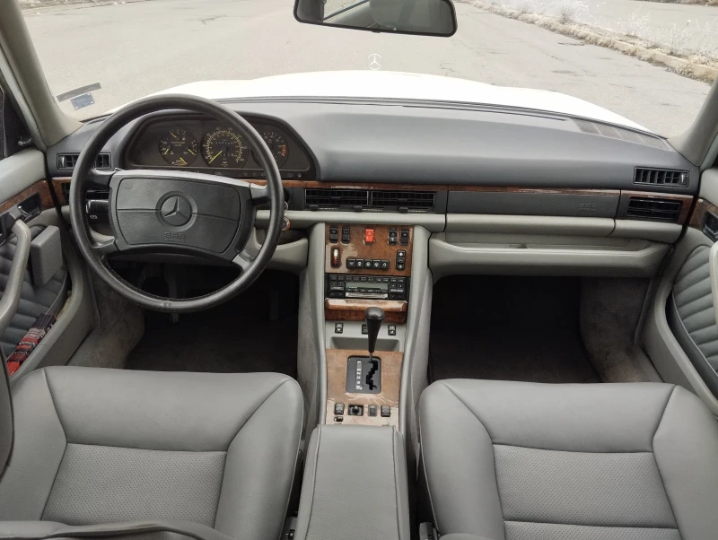 Mercedes-Benz 560 SEL, снимка 10 - Автомобили и джипове - 51529458