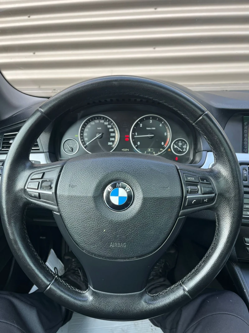 BMW 520, снимка 11 - Автомобили и джипове - 53286512