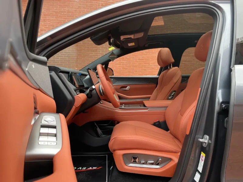 BYD Tang L All-Wheel-Drive LiDAR Flagship Model 6+ 1, снимка 6 - Автомобили и джипове - 53465339