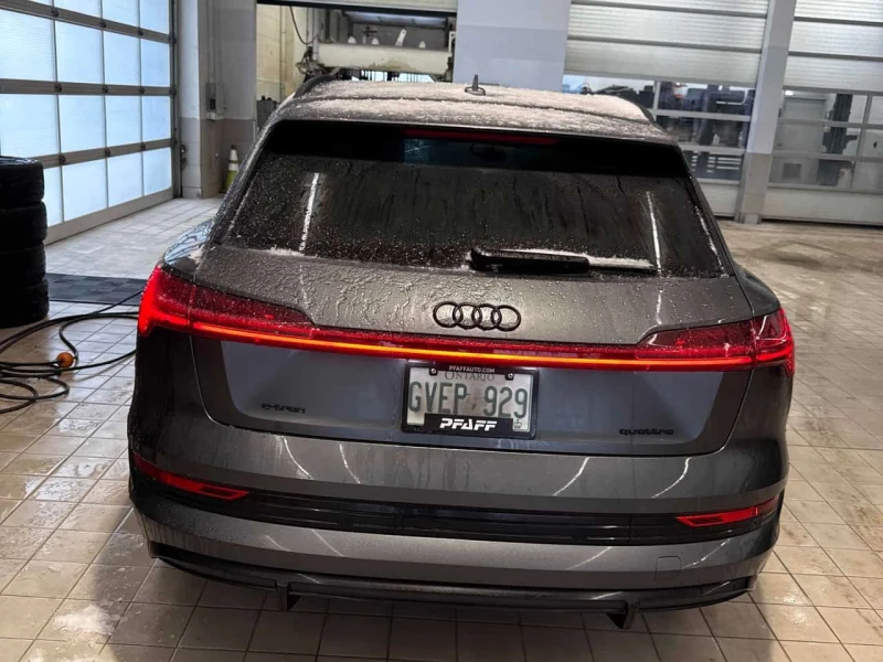 Audi E-Tron Technik * ОБДУХВАНЕ* ОТ ПРЕДСТАВИТЕЛСТВО НА AUDI, снимка 4 - Автомобили и джипове - 53528648