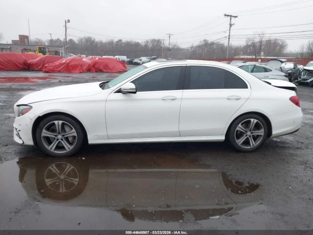 Mercedes-Benz E 300 4MATIC #УНИКАТ# !BURMESTER!, снимка 13 - Автомобили и джипове - 54944613