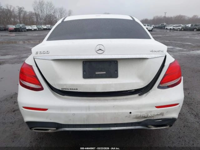 Mercedes-Benz E 300 4MATIC #УНИКАТ# !BURMESTER!, снимка 15 - Автомобили и джипове - 54944613