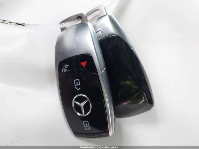 Mercedes-Benz E 300 4MATIC #УНИКАТ# !BURMESTER!, снимка 10 - Автомобили и джипове - 54944613