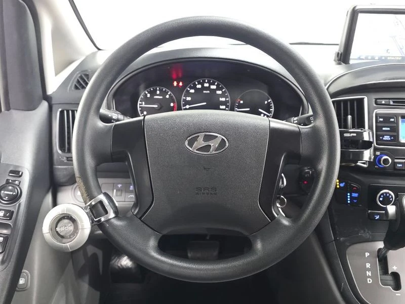 Hyundai Starex 2.5 Automatic, снимка 14 - Автомобили и джипове - 55948858