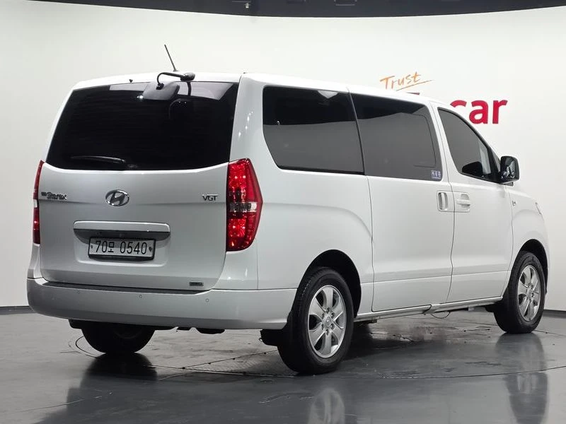 Hyundai Starex 2.5 Automatic, снимка 2 - Автомобили и джипове - 55948858