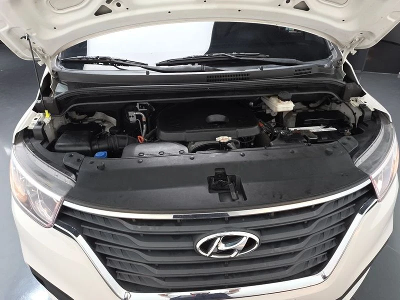 Hyundai Starex 2.5 Automatic, снимка 6 - Автомобили и джипове - 55948858