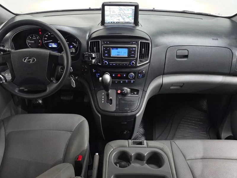 Hyundai Starex 2.5 Automatic, снимка 7 - Автомобили и джипове - 55948858