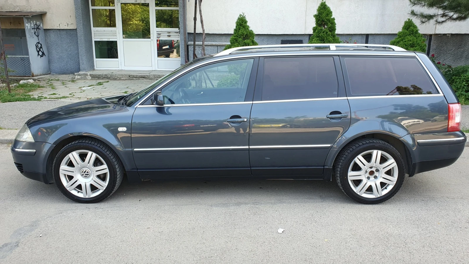 VW Passat 1.9TDi 131кс АВТОМАТИК - изображение 2