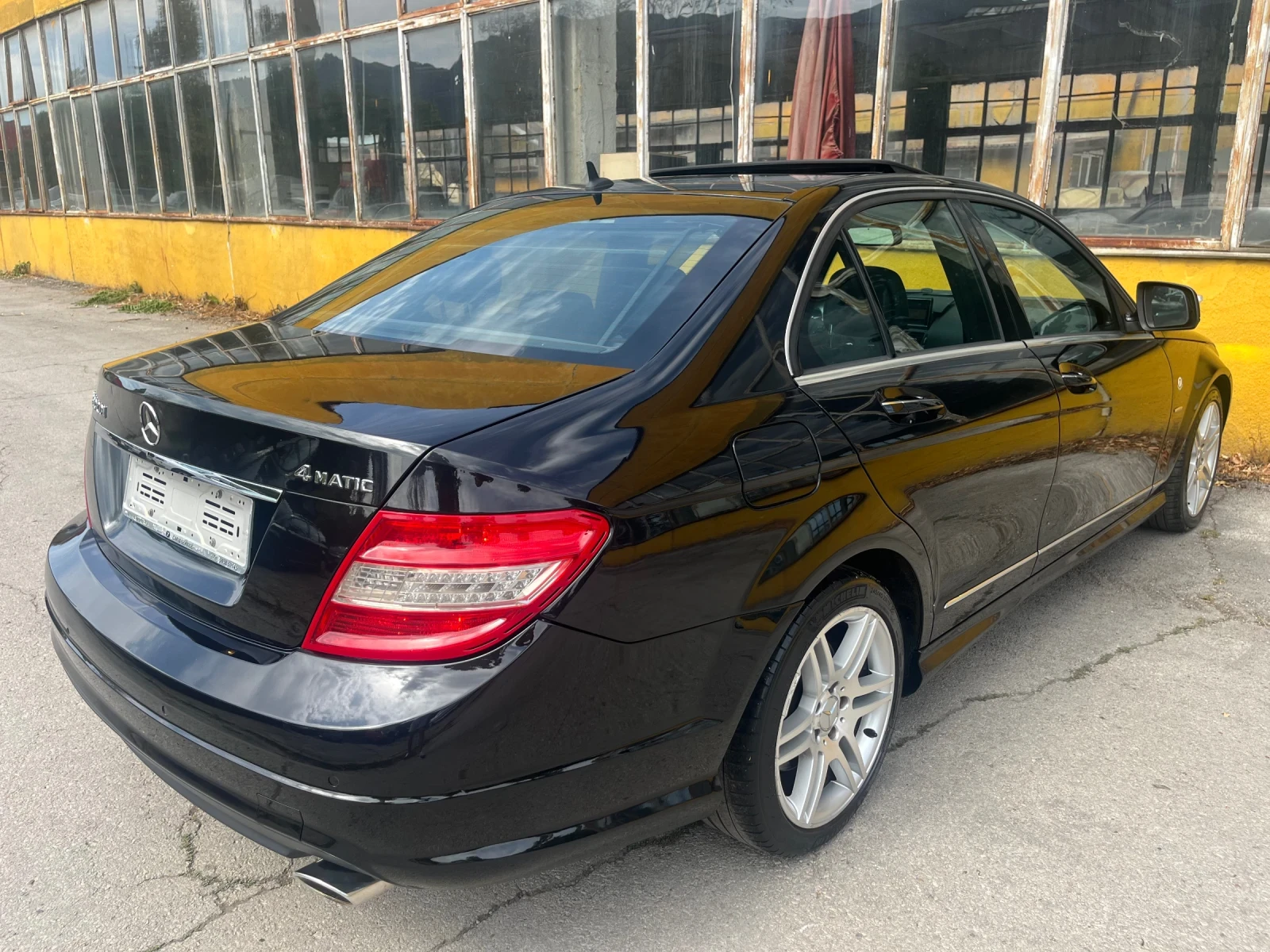 Mercedes-Benz C 320 AMG* 4matic* Keyless* Logic7* FULL* ITALY - изображение 5