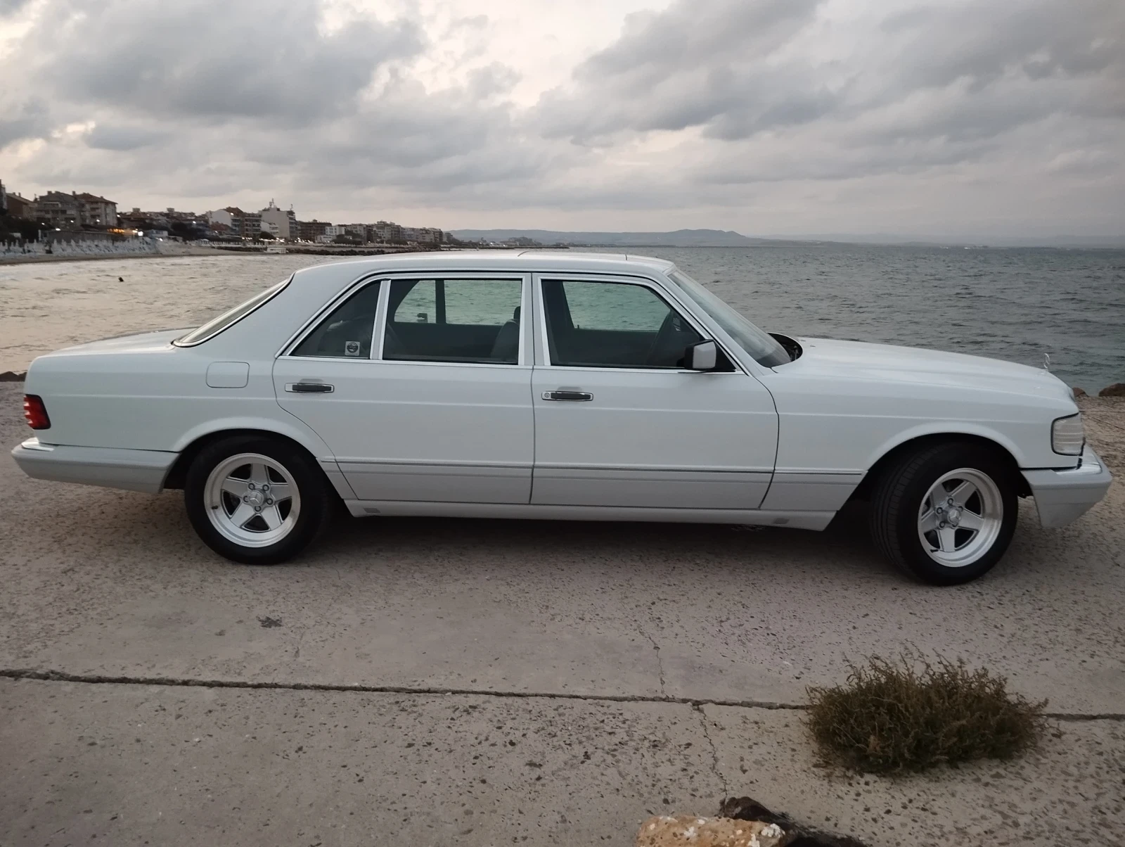 Mercedes-Benz 560 SEL - изображение 5