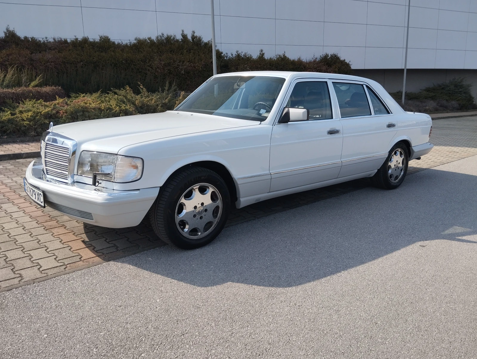 Mercedes-Benz 560 SEL, снимка 12 - Автомобили и джипове - 51529458