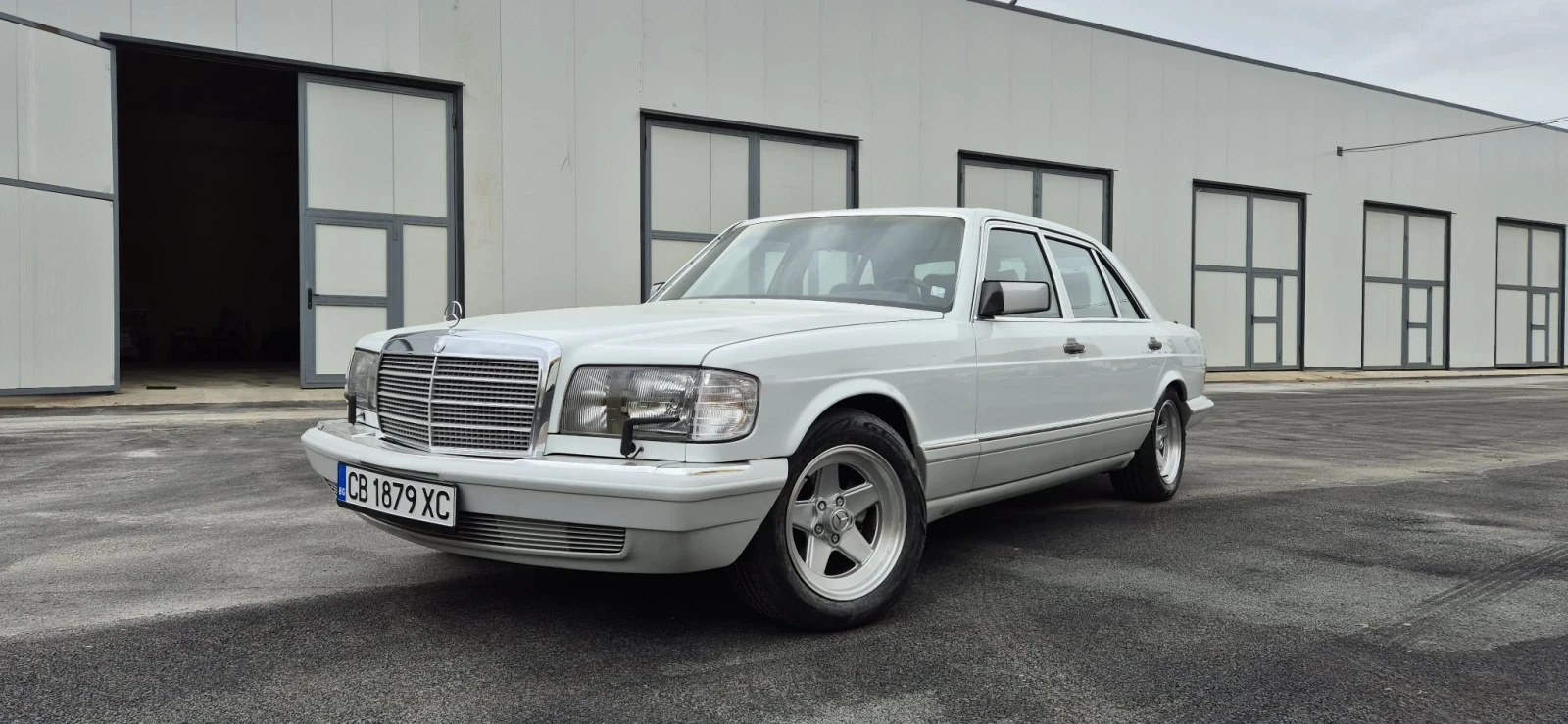 Mercedes-Benz 560 SEL / видео
