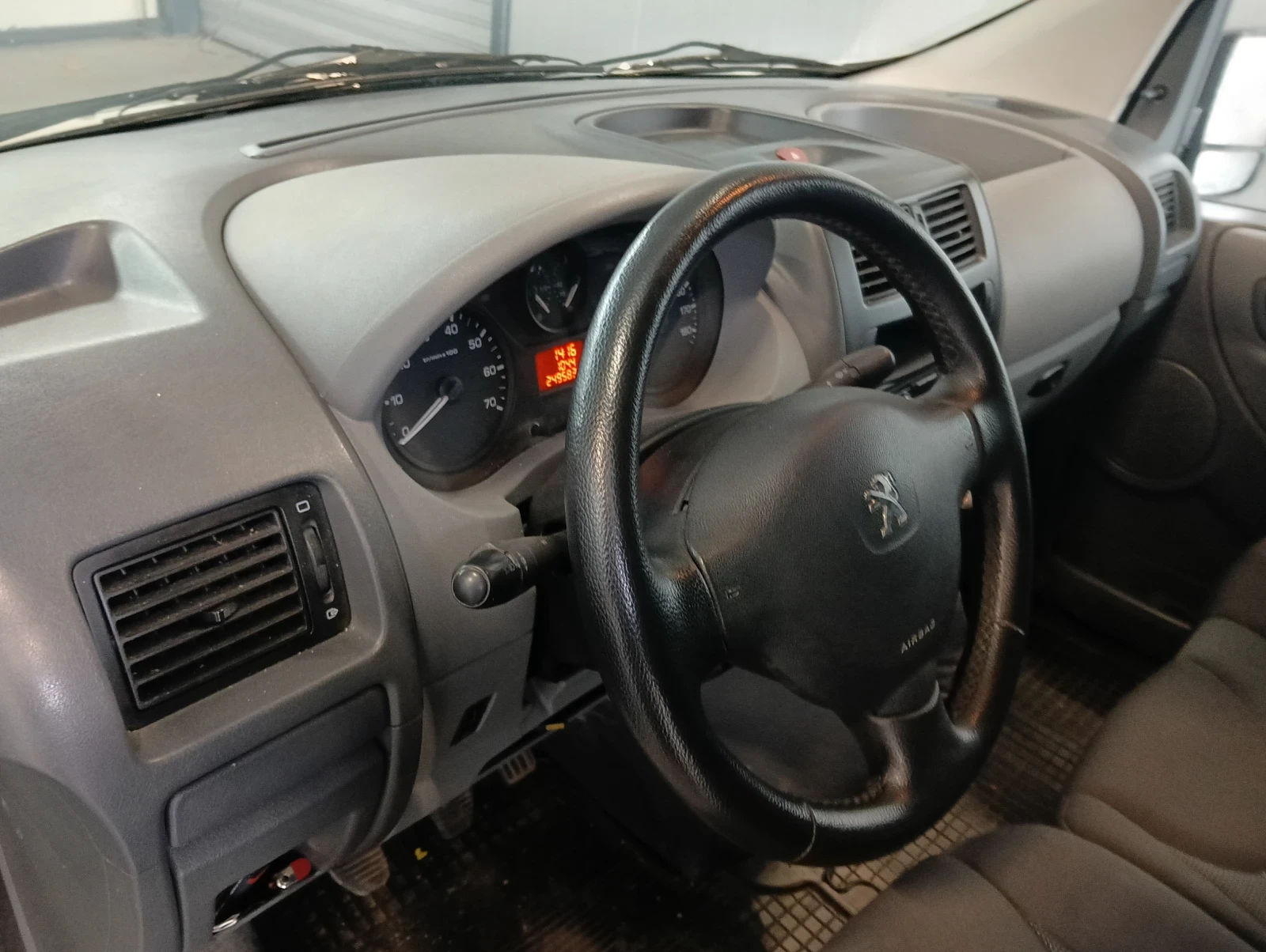 Peugeot Expert 1.6 HDI - изображение 9