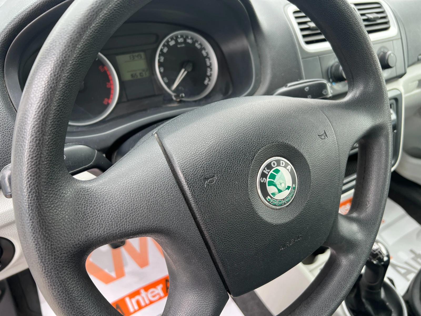 Skoda Roomster 1.4i 16V 86кс - изображение 10