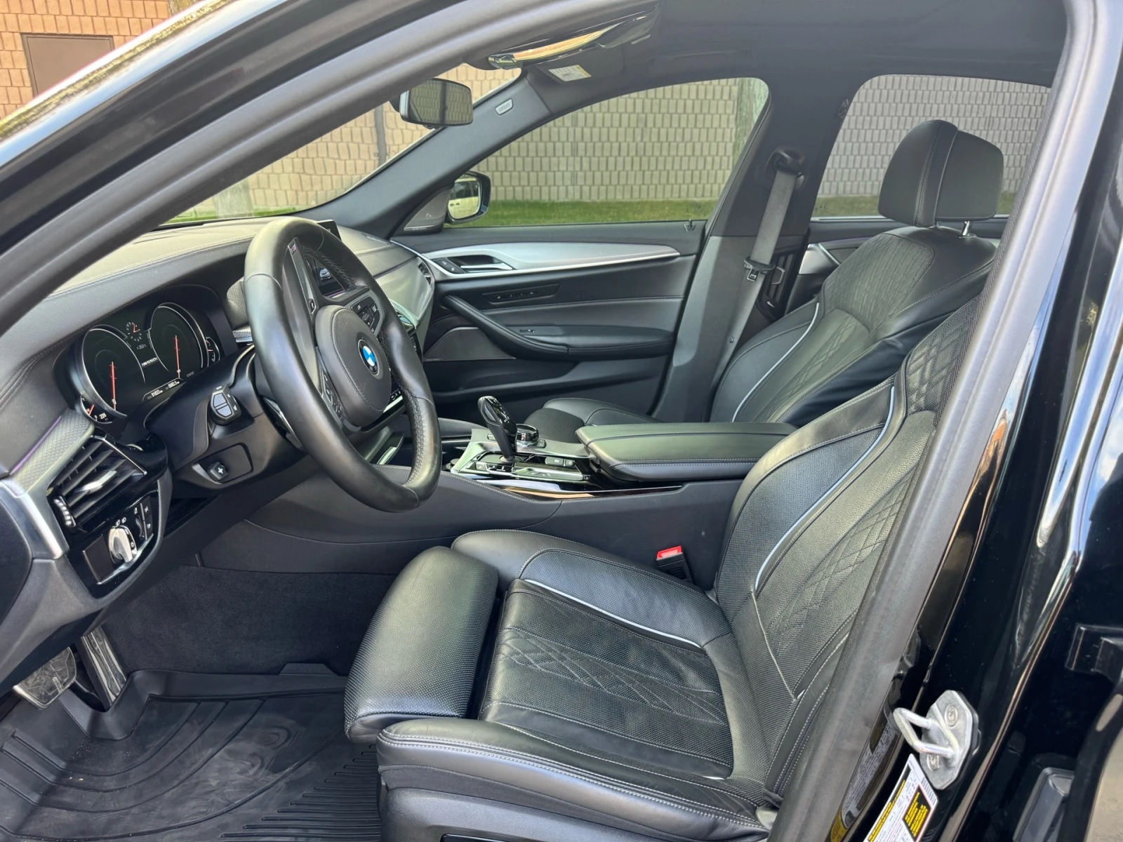 BMW 550 M550i xDrive * CARFAX * БЕЗ ПЪРВОНАЧАЛНА ВНОСКА - изображение 6