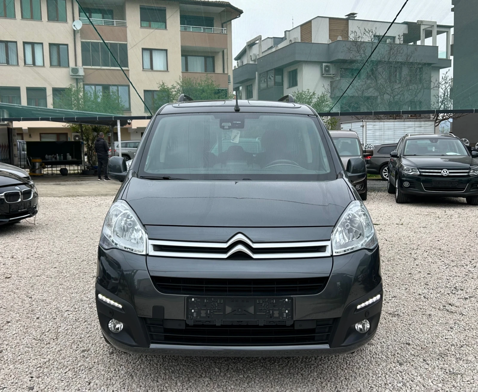 Citroen Berlingo 1.6 HDI AUTOMAT, снимка 2 - Автомобили и джипове - 54221351
