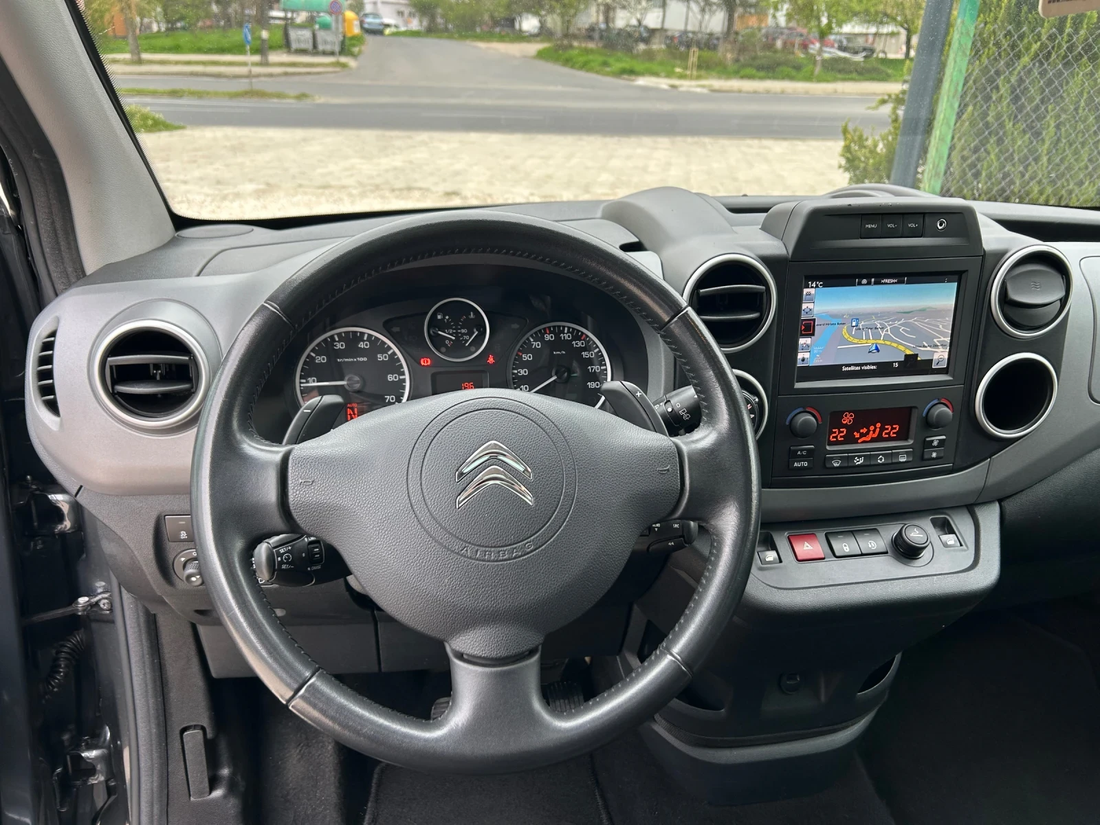 Citroen Berlingo 1.6 HDI AUTOMAT, снимка 7 - Автомобили и джипове - 54221351
