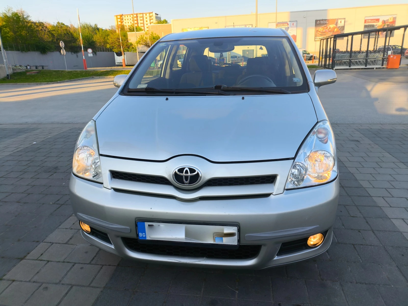 Toyota Corolla verso, снимка 2 - Автомобили и джипове - 54438988