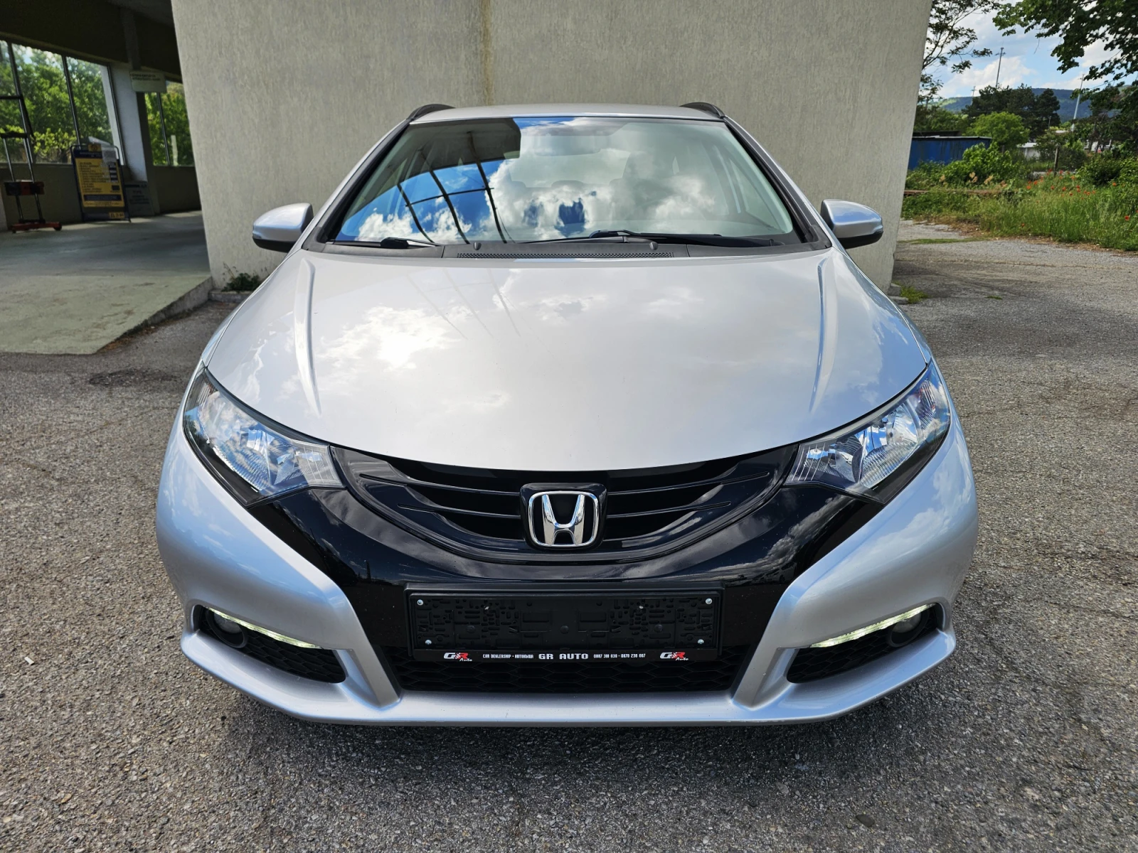 Honda Civic 1.6 i-DTEC EXECUTIVE ADAS, снимка 2 - Автомобили и джипове - 54595820