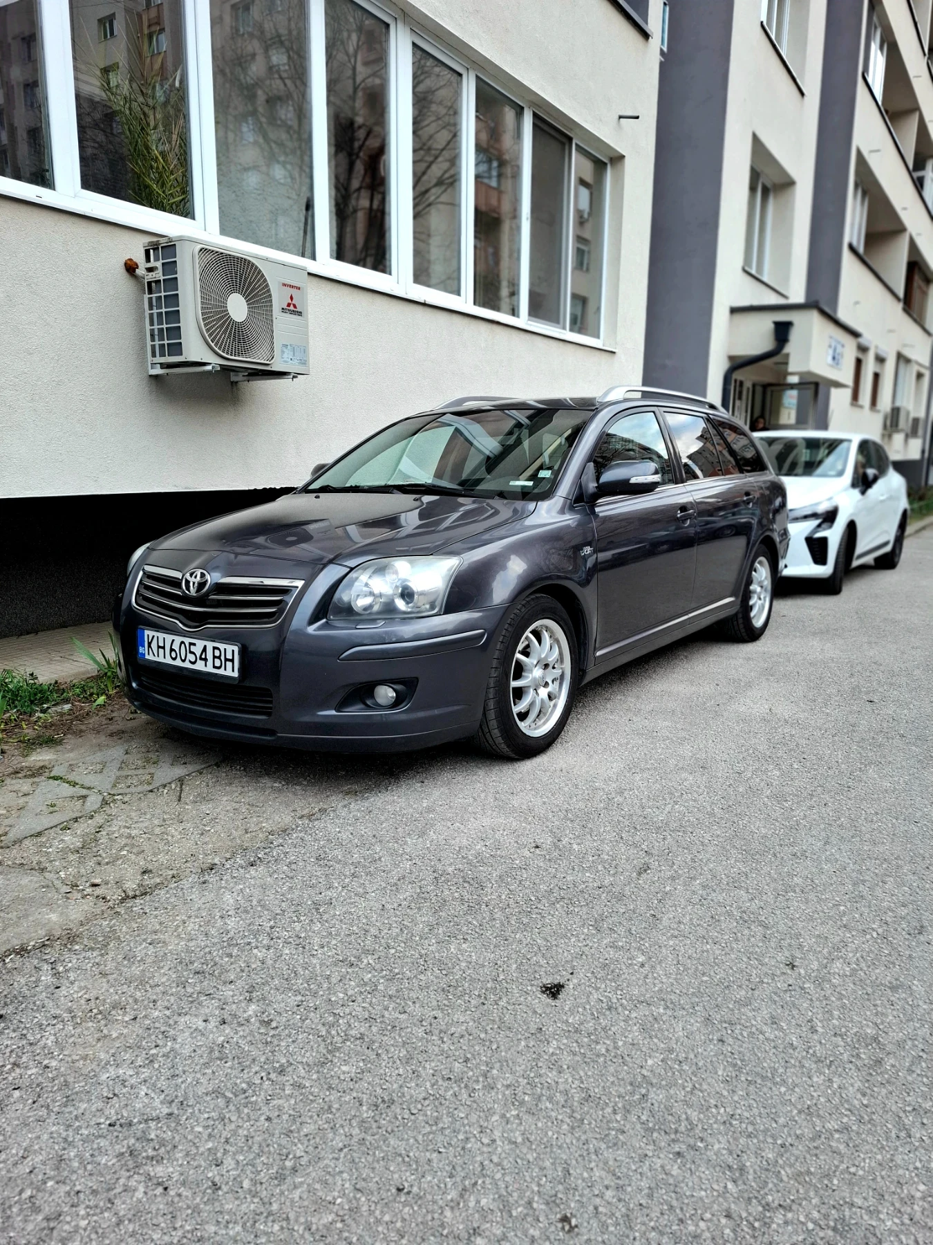 Toyota Avensis, снимка 6 - Автомобили и джипове - 54609468