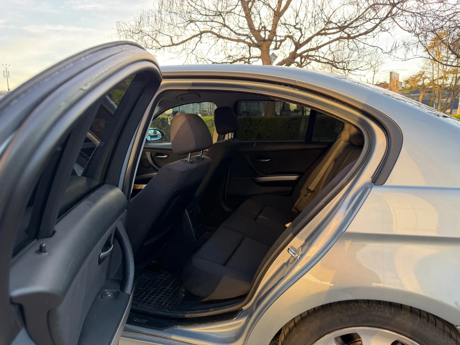 BMW 320, снимка 10 - Автомобили и джипове - 54611055