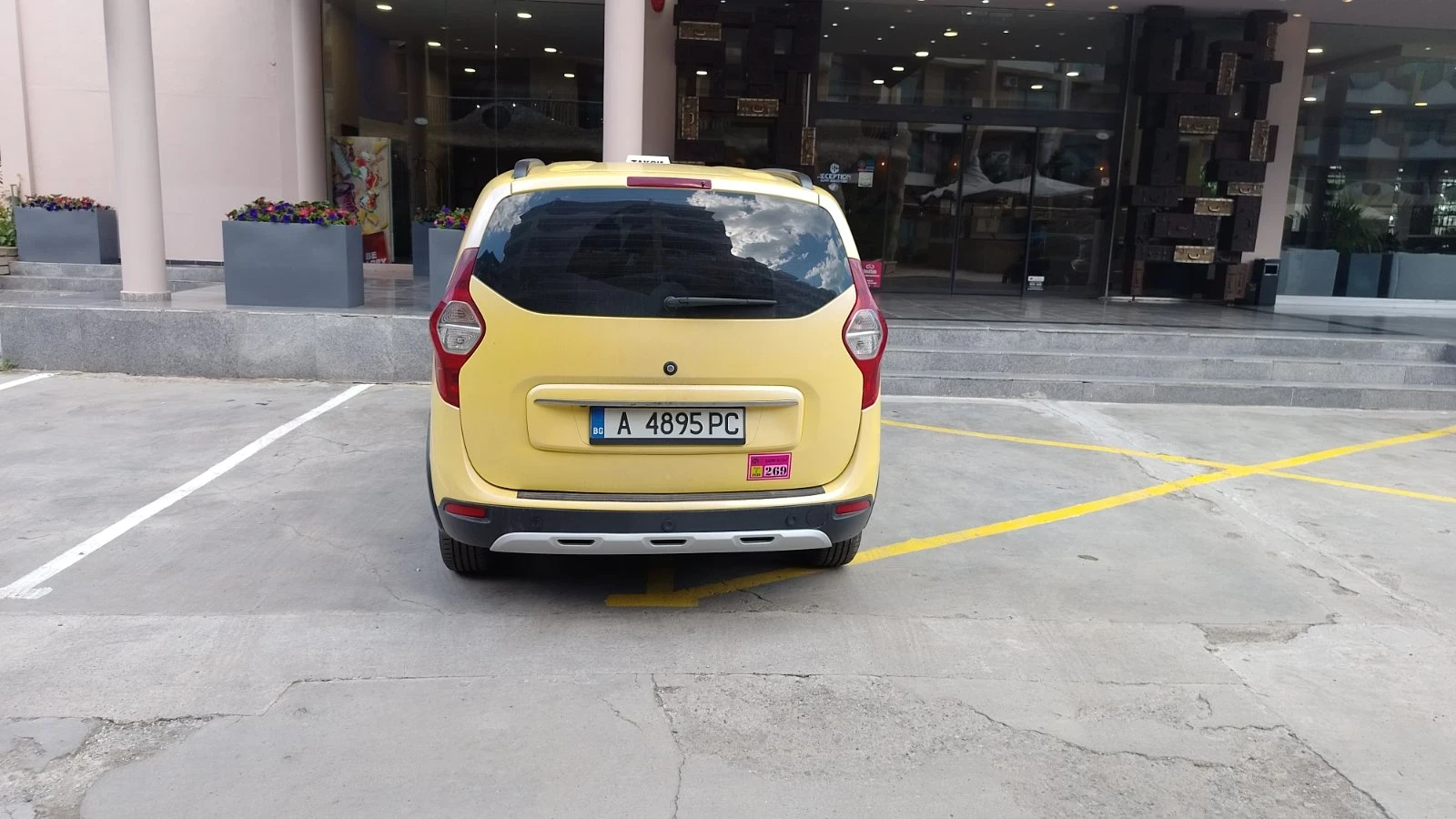 Dacia Lodgy Stepway, снимка 3 - Автомобили и джипове - 54713926