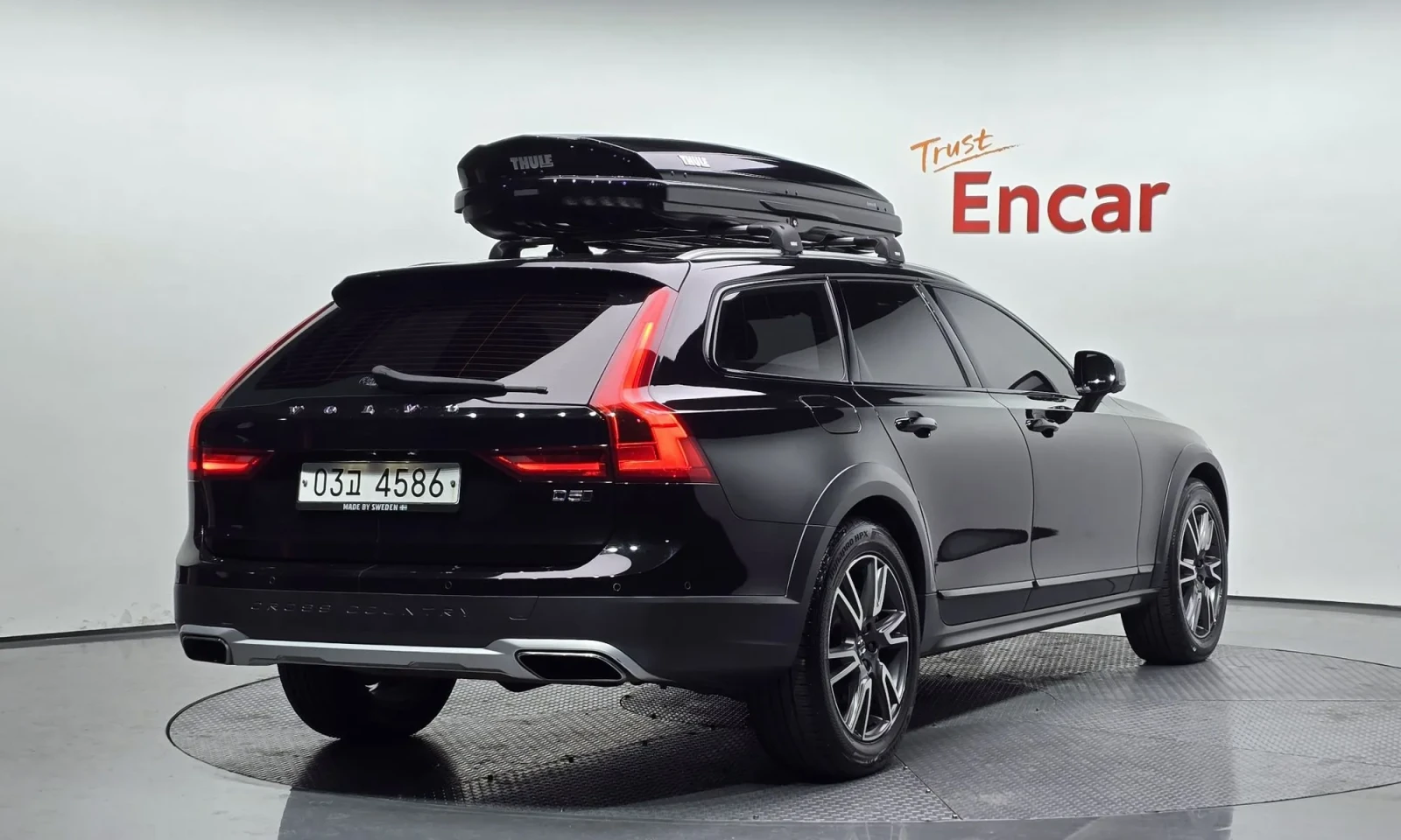 Volvo V90 Cross Country D5 * B&W * MASSAGE * ОБДУХ * FULL, снимка 2 - Автомобили и джипове - 54791956
