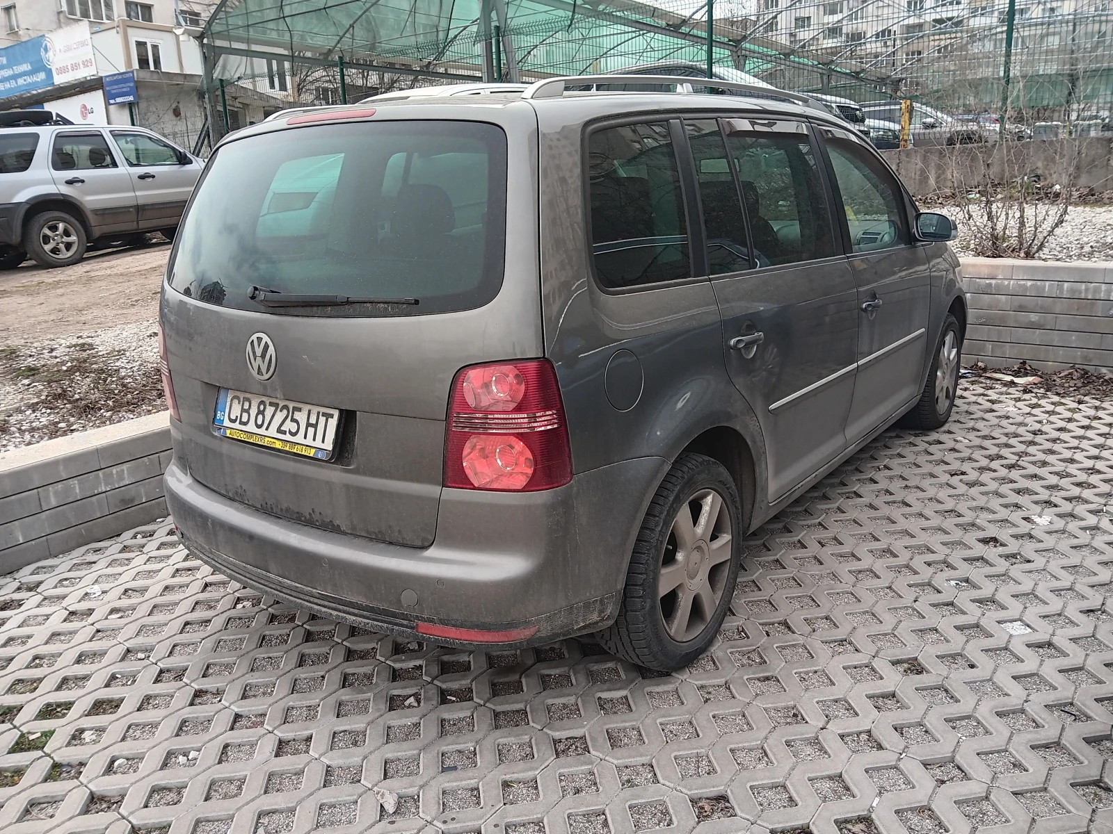 VW Touran, снимка 4 - Автомобили и джипове - 54806381