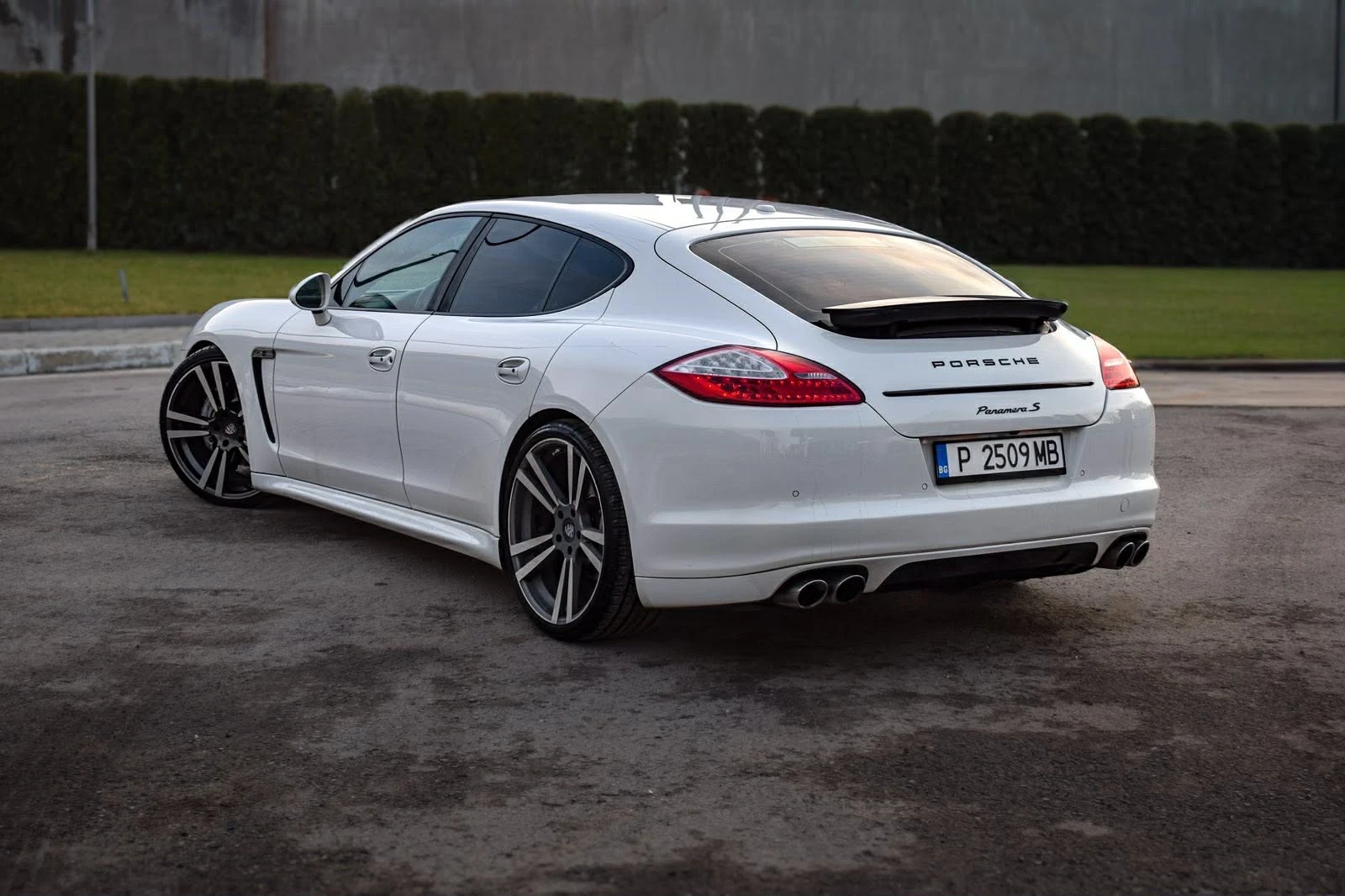 Porsche Panamera GTS Pack, снимка 17 - Автомобили и джипове - 54919428