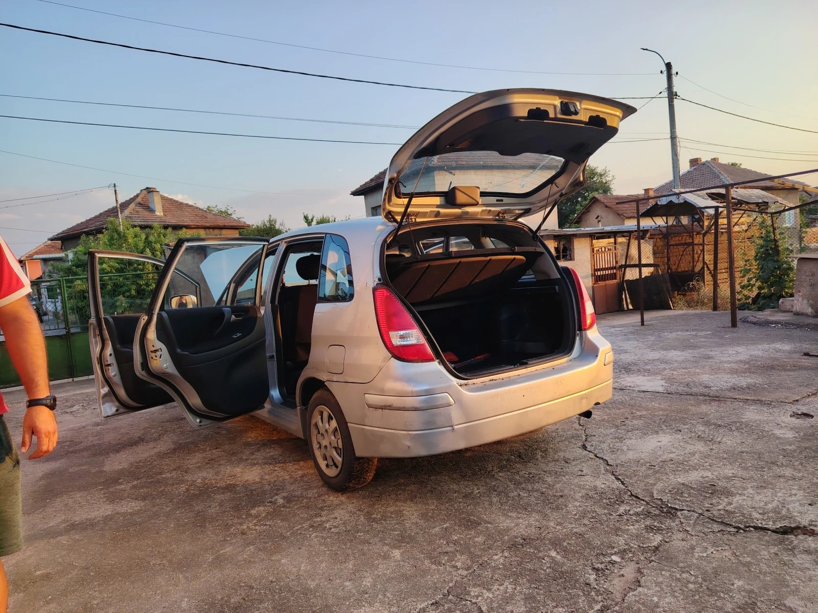 Suzuki Liana 1400, снимка 12 - Автомобили и джипове - 55564947