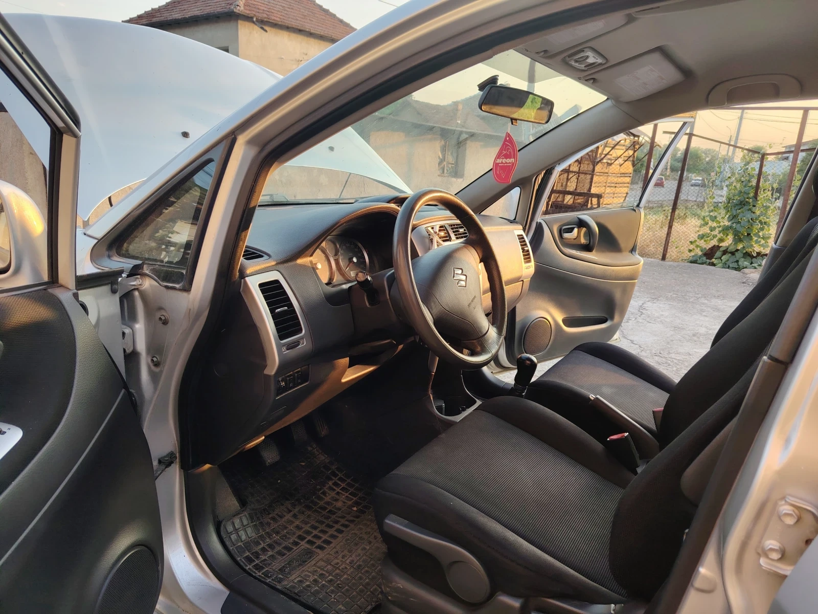 Suzuki Liana 1400, снимка 9 - Автомобили и джипове - 55564947