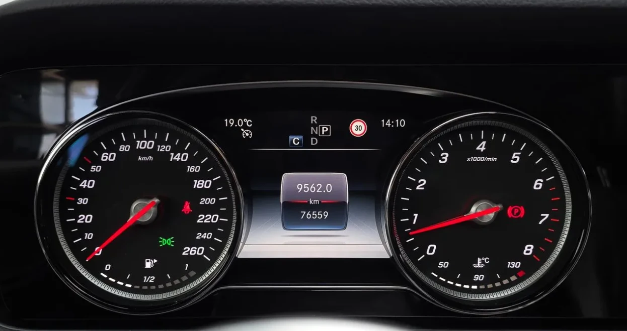 Mercedes-Benz E 300 ПОДРЕВ ВОЛАН* КАМЕРА* ПОДРЕВИ* КРУИЗ* , снимка 9 - Автомобили и джипове - 55565499