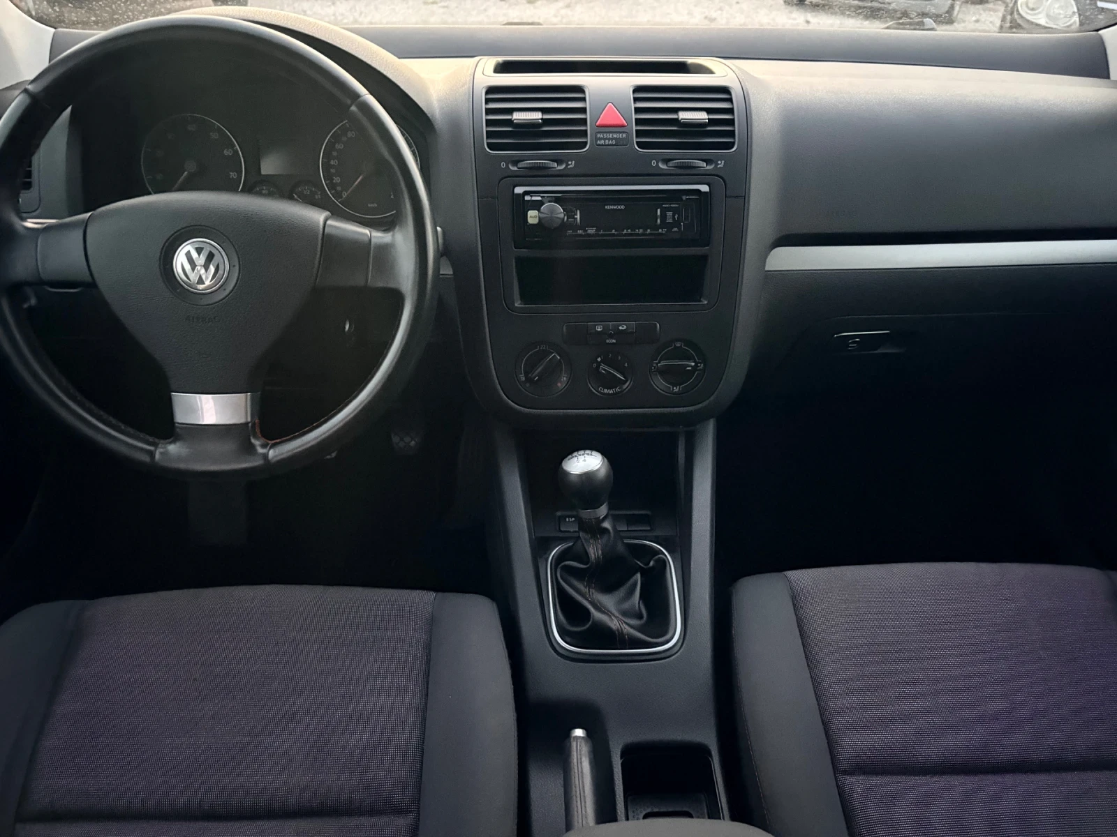 VW Golf 1.6 i 102 ps Топ Състояние Напълно Обслужен, снимка 16 - Автомобили и джипове - 55675574