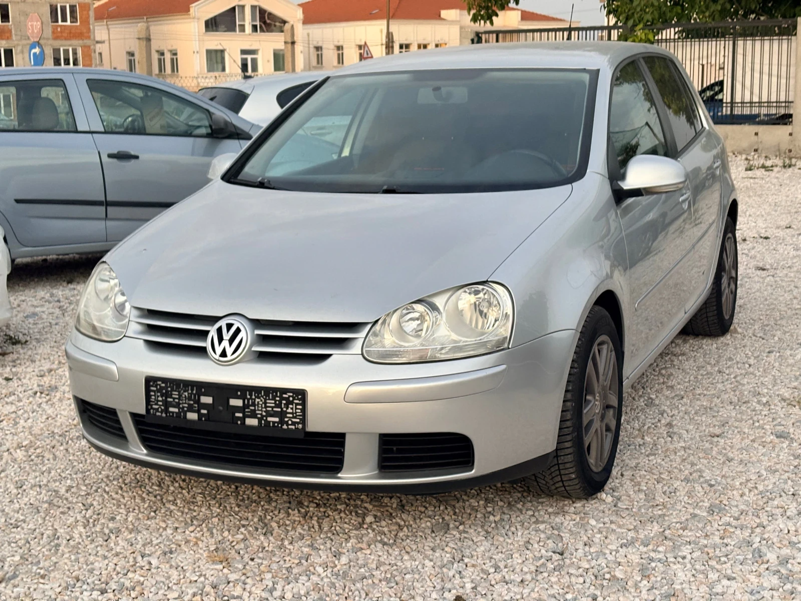 VW Golf 1.6 i 102 ps Топ Състояние Напълно Обслужен, снимка 2 - Автомобили и джипове - 55675574