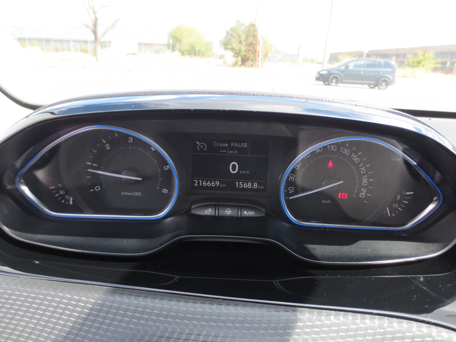 Peugeot 2008 1.6 HDI * ALLURE* , снимка 11 - Автомобили и джипове - 56310748