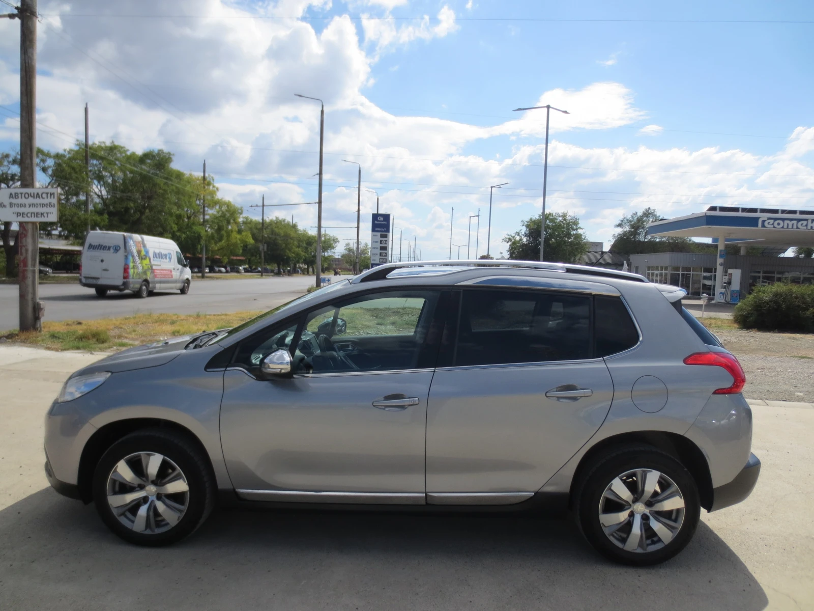 Peugeot 2008 1.6 HDI * ALLURE* , снимка 8 - Автомобили и джипове - 56310748
