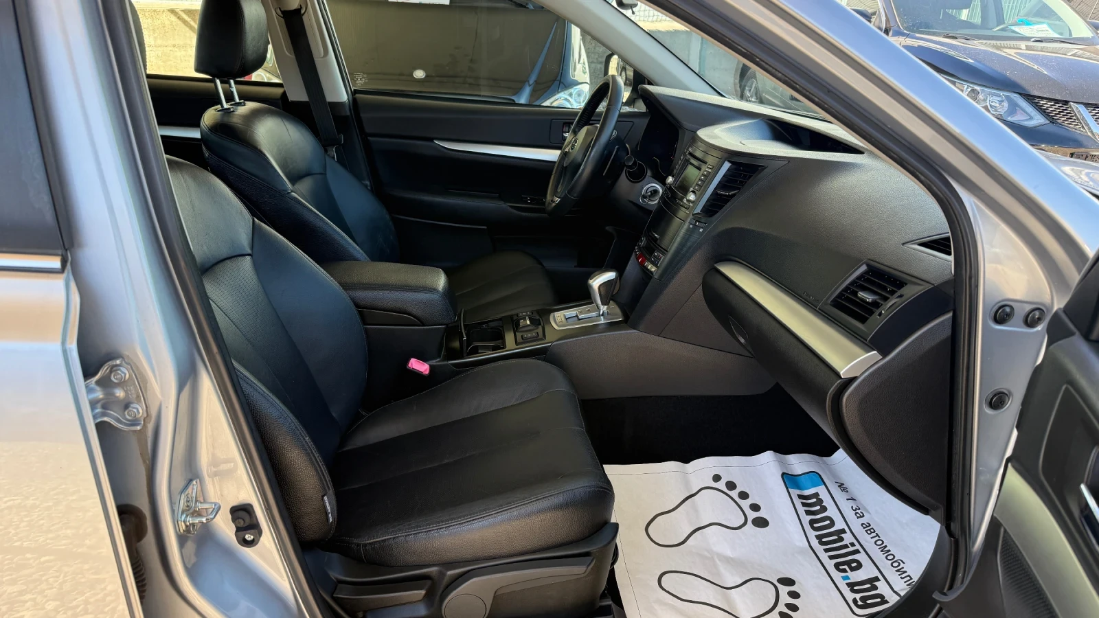 Subaru Outback 2.5 i Gaz, снимка 9 - Автомобили и джипове - 56372929