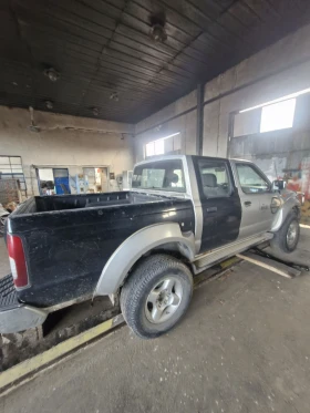 Nissan Navara 2.5DCI 133к.с., снимка 2