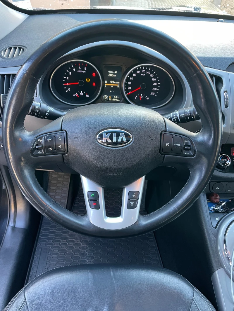 Kia Sportage, снимка 10 - Автомобили и джипове - 48888659