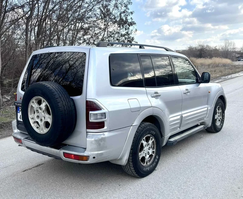 Mitsubishi Pajero 3.2 DID, снимка 12 - Автомобили и джипове - 49215052