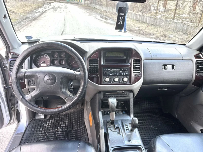 Mitsubishi Pajero 3.2 DID, снимка 8 - Автомобили и джипове - 49215052