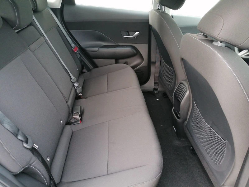 Hyundai Kona SX2/156HP/ADVANTAGE/48kWh/LED/NAVI/CAM/AMBI/500v, снимка 13 - Автомобили и джипове - 50447931